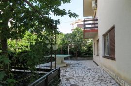 SELCE SAMOSTOJEĆA KUĆA 450 m², Crikvenica, Haus