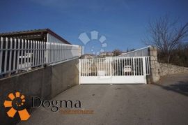 POSLOVNI PROSTOR MARTINKOVAC 115 m², Rijeka, Commercial property