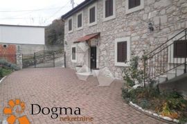 KUĆA VINODOL BRIBIR 240 m² S+P, Vinodolska Općina, Famiglia