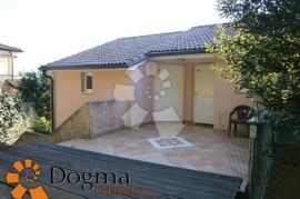 KUĆA IČIĆI 370 m² 5 stanova, Opatija - Okolica, House