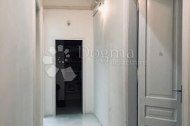 POSLOVNI PROSTOR NAJAM RIJEKA BRAJDA 61 m², Rijeka, Ticari emlak