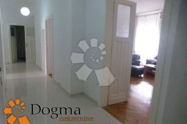 STAN RIJEKA CENTAR 170 m² 3S+DB, Rijeka, Daire