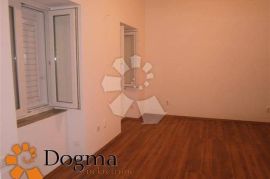 KUĆA CRIKVENICA 190 m² DVOJNA, Crikvenica, Maison