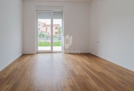 Tar, predivan stan u prizemlju novogradnje!, Poreč, Appartment