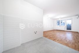 Zagreb, Lovinčićeva ulica, poslovno-stambeni prostor, PRVI NAJAM, 61 m2 + GPM, Zagreb, Wohnung