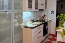 Izvrstan stan s garažom u srcu stare Trešnjevke, Trešnjevka - Sjever, Appartement