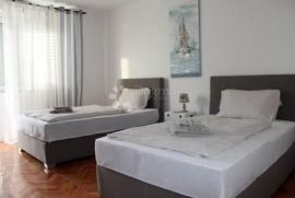 STAN NA ATRAKTIVNOJ LOKACIJI S POGLEDOM NA MORE, ŠIBENIK, Šibenik, Apartamento