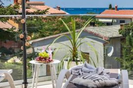 Vila Prodaja Prekrasne vile sa bazenom, jaccuzzi-jem i pogledom na more, Fažana!, Fažana, Maison