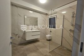 Rijeka, Srdoči, novouređen PENTHOUSE u novogradnji NKP 116 m2, Rijeka, Stan