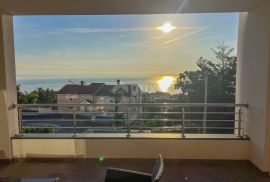 OPATIJA, IČIĆI - veći stan u novijoj gradnji s terasom, pogledom na more, garaža, blizina plaže i Opatije, Opatija - Okolica, Appartment