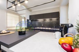 Predivan stan sa studio apartmanom u centru Rovinja, Rovinj, شقة