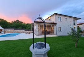 Samostojeća villa s bazenom na mirnoj lokaciji, Dobrinj, Famiglia
