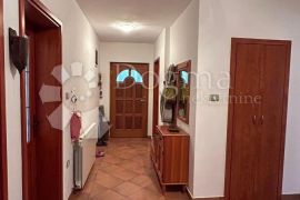 ŠIŠAN - 2 kuće na mirnoj lokaciji - PRILIKA!, Ližnjan, House