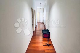 STAN KOD ĐAMIJE !!, Donji Grad, Apartamento