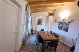 Kostrena, odlična nekretnina 2S+DB, konoba i ljetna kuhinja!, Kostrena, Apartamento