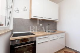 Kostrena, odlična nekretnina 2S+DB, konoba i ljetna kuhinja!, Kostrena, Appartement