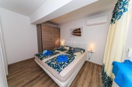 OPATIJA, LOVRAN, IKA- villa 380m2 s panoramskim pogledom na more i bazenom + uređena okućnica 700m2, Opatija - Okolica, Haus