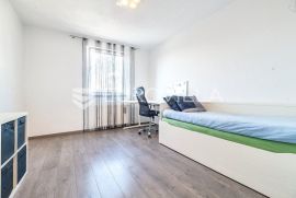 Zagreb, Gornja Dubrava, prekrasan trosoban penthouse, NKP 125 m2, Zagreb, Appartment