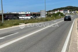 Šibenik, Njivice, građevinsko zemljište u poslovnoj zoni, Šibenik, Terreno