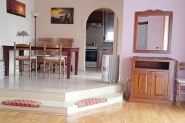 Obiteljska kuća sa velikom okućnicom, Valbandon, Istra, Fažana, Famiglia