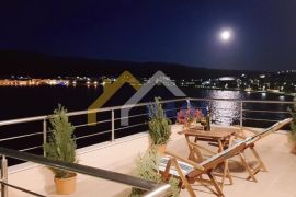 HOTEL novoopremljen 50m od mora s 8 soba, Pag, بيت