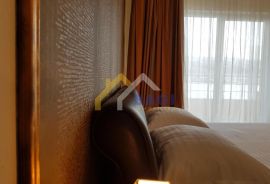 HOTEL novoopremljen 50m od mora s 8 soba, Pag, بيت