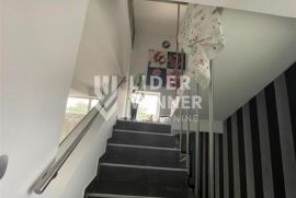 Lux kuća na Dedinju ID#115126, Savski Venac, House