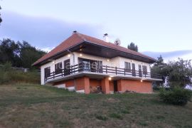Surdulica, Vlasina Stojkovićeva, kuća 145m2, Haus