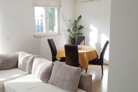 Lijepi stan na dobroj lokaciji u gradu, Pula, Istra, Pula, Appartment