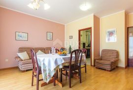 ISTRA, BANJOLE - Apartmanska kuća na 150m od mora!, Medulin, House