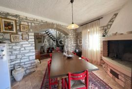 Istra, Vodnjan - kamena kuća na prodaju, 200m2, Vodnjan, Casa