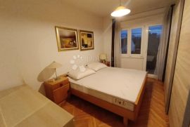 Trosoban stan sa velikim dvorištem Split, Split, Appartment