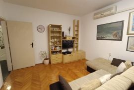 Trosoban stan sa velikim dvorištem Split, Split, Appartment