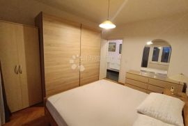 Trosoban stan sa velikim dvorištem Split, Split, Appartement