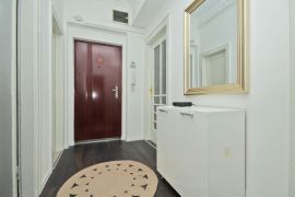 Dvosoban stan 65m2 sa balkonom, Centar, Marijin Dvor, Sarajevo Centar, Wohnung