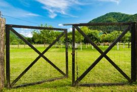 GORSKI KOTAR, BROD NA KUPI - Građevinsko zemljište sa voćnjakom uz rijeku, Delnice, Land