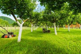 GORSKI KOTAR, BROD NA KUPI - Građevinsko zemljište sa voćnjakom uz rijeku, Delnice, Land