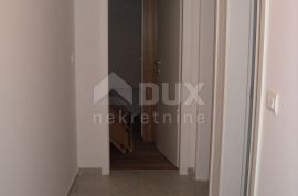 OTOK KRK, MALINSKA - Apartman 76 m2 u prizemlju sa okućnicom 245 m2, Malinska-Dubašnica, Apartamento