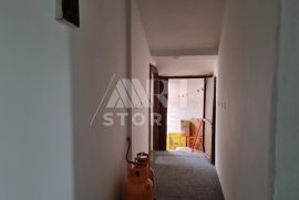 Pula,Monte Zaro - Mansarda, 125 m2, za adaptaciju, Pula, Appartment