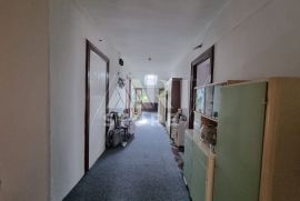 Pula,Monte Zaro - Mansarda, 125 m2, za adaptaciju, Pula, Appartement