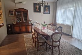 Vrhunska obiteljska kuća u Zaprešiću, Zaprešić, Maison