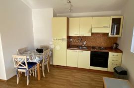 Kuća s 3 apartman, Tisno, Kuća