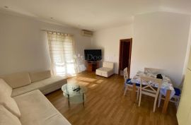 Kuća s 3 apartman, Tisno, Famiglia