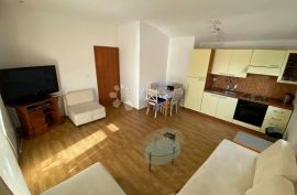 Kuća s 3 apartman, Tisno, Kuća