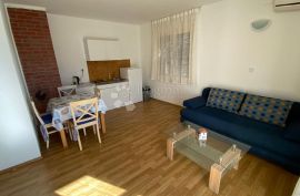 Kuća s 3 apartman, Tisno, Kuća