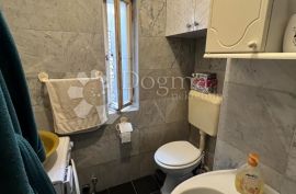 UGODAN STAN SA POGLEDOM NA GRAD - 39.33 m2, Pula, Flat