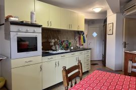 UGODAN STAN SA POGLEDOM NA GRAD - 39.33 m2, Pula, Apartamento