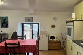 UGODAN STAN SA POGLEDOM NA GRAD - 39.33 m2, Pula, Appartement