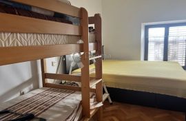 UGODAN STAN SA POGLEDOM NA GRAD - 39.33 m2, Pula, Apartamento