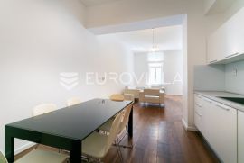 Zagreb, Zrinjevac luksuzan namješten trosoban stan NKP 100 m2 prvi kat, Zagreb, Wohnung